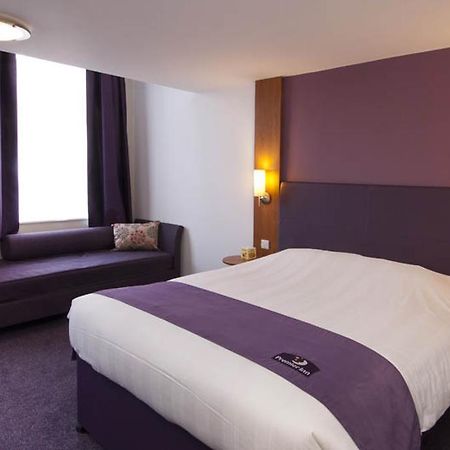 Premier Inn Bournemouth East Екстериор снимка