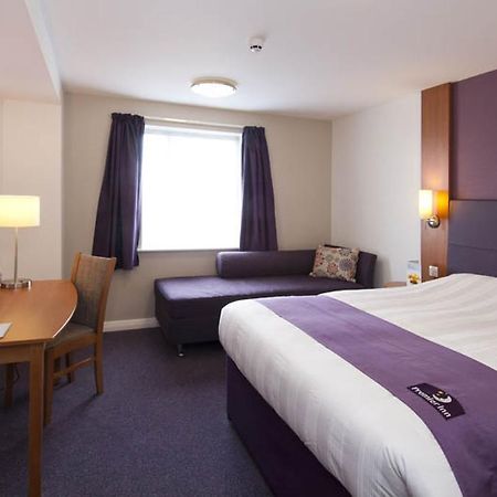 Premier Inn Bournemouth East Екстериор снимка