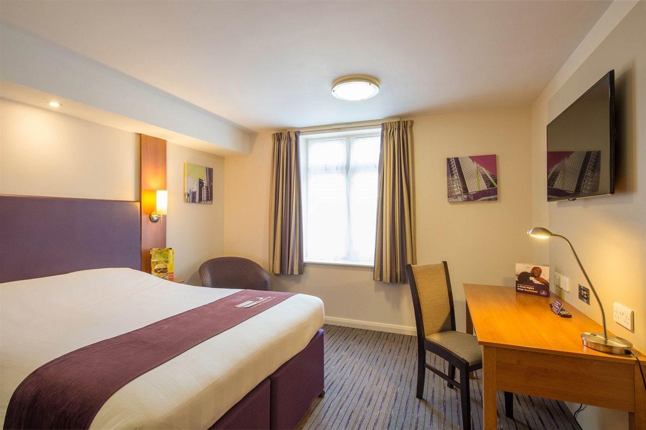 Premier Inn Bournemouth East Екстериор снимка