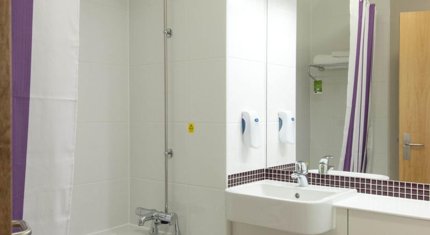 Premier Inn Bournemouth East Стая снимка