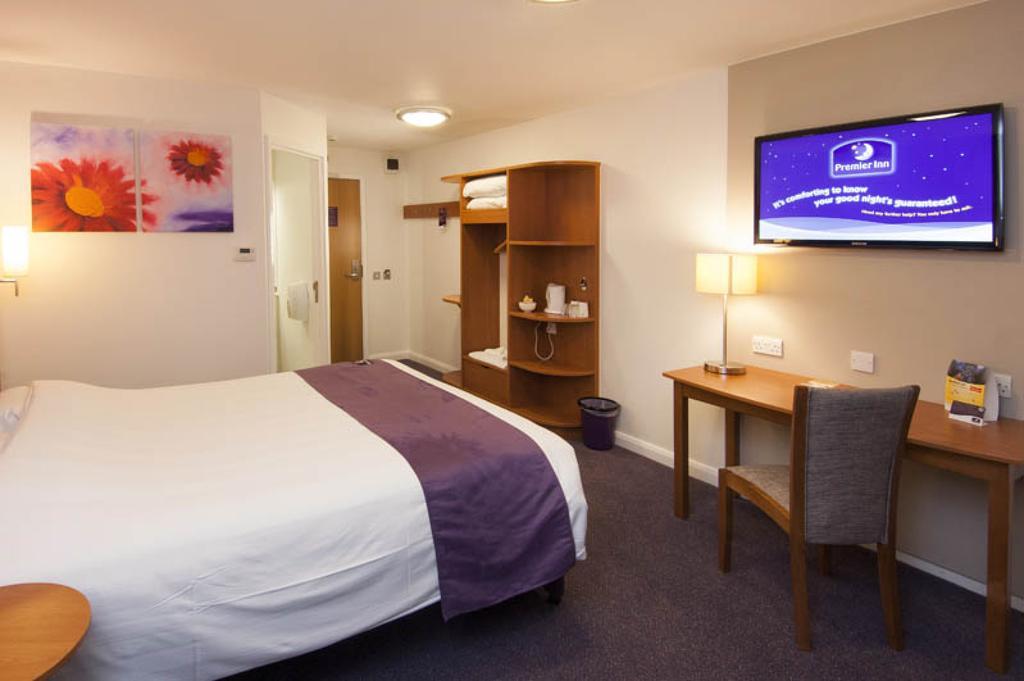 Premier Inn Bournemouth East Екстериор снимка