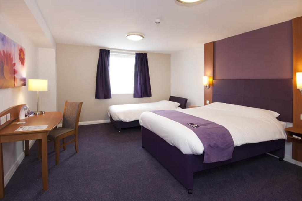Premier Inn Bournemouth East Стая снимка