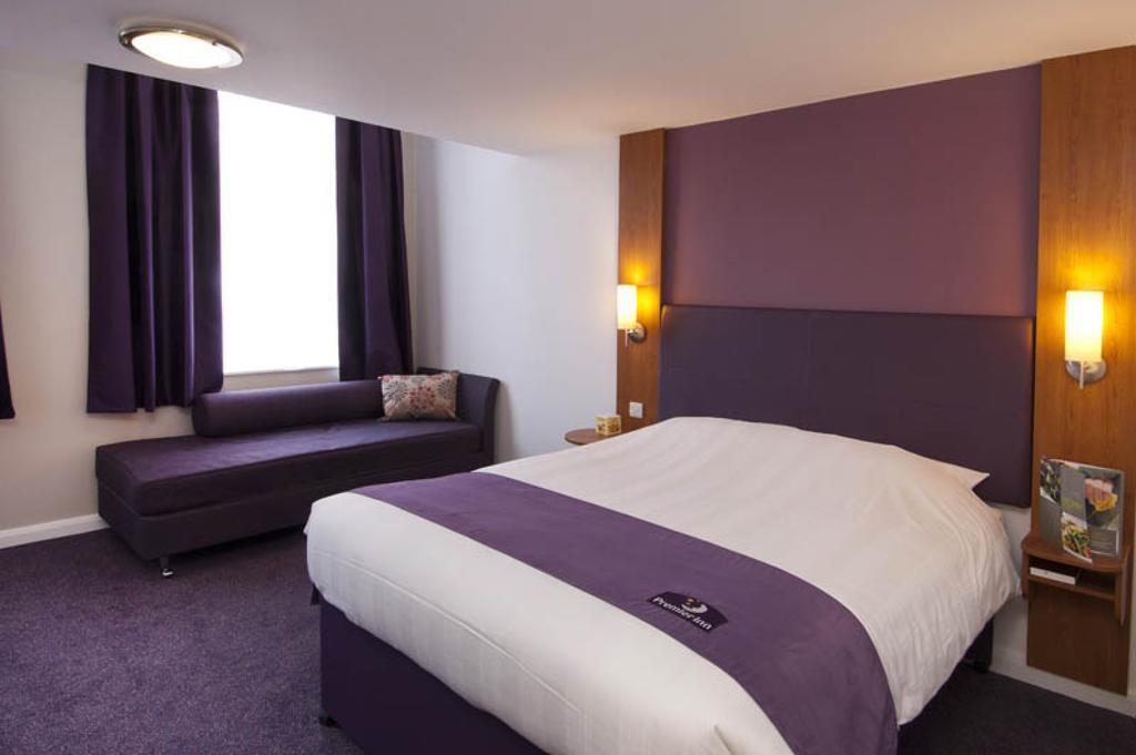 Premier Inn Bournemouth East Екстериор снимка
