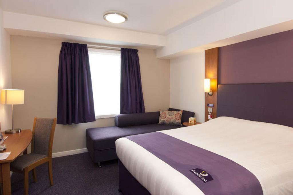 Premier Inn Bournemouth East Стая снимка